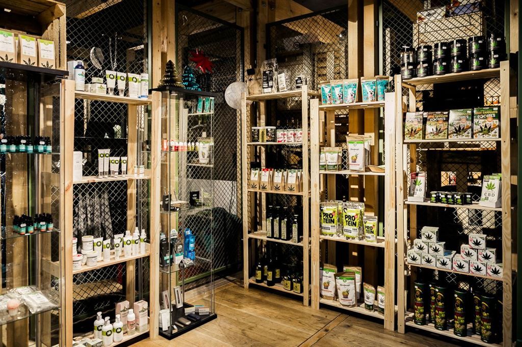 Vente Commerce Nîmes 30000 Ecusson