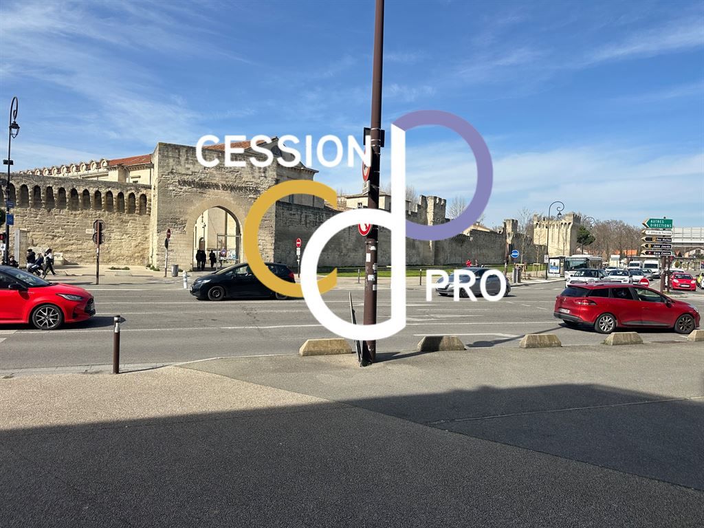 Location Commerce Avignon 84000 Boulevard circulaire autour des remparts