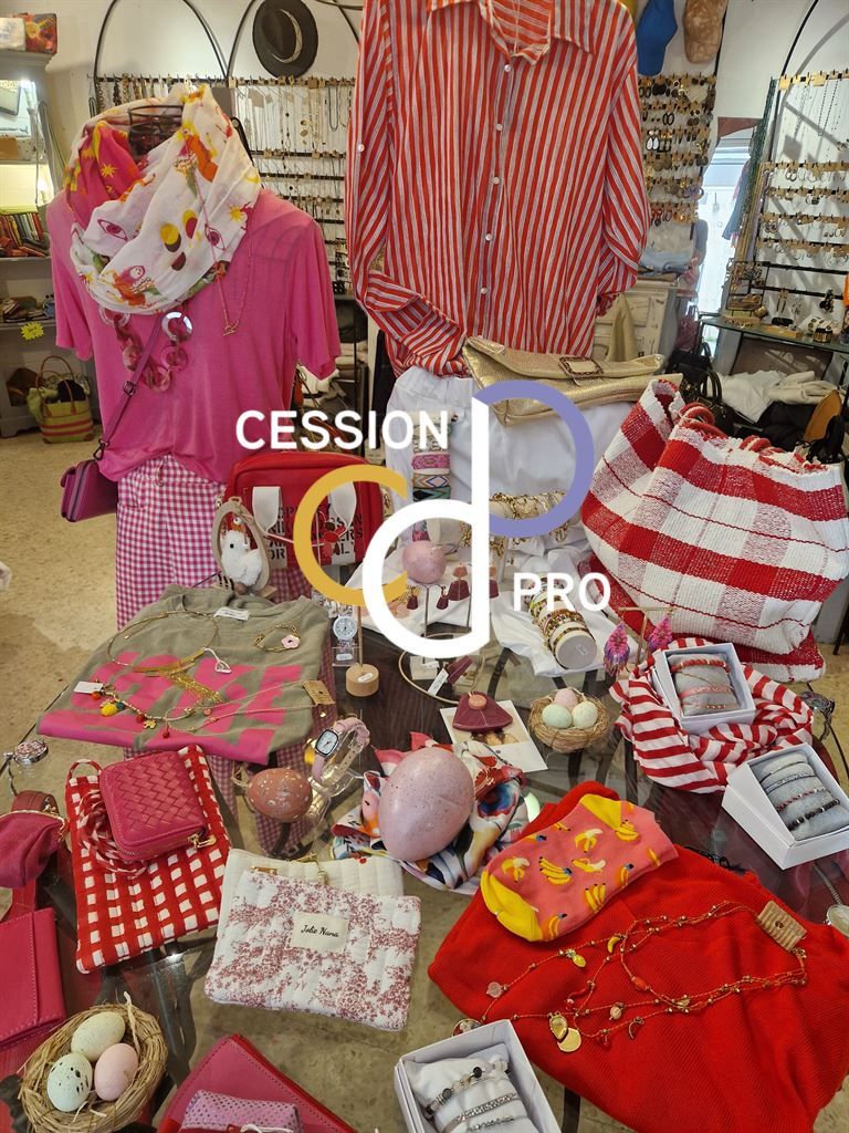 Vente Commerce Uzès 30700 Place aux Herbes